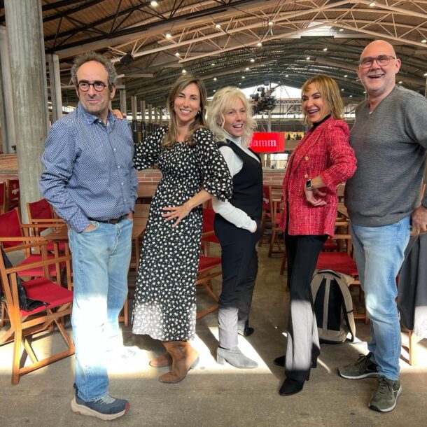 En esta imagen, aparezco con colegas y amigos que compartieron conmigo una experiencia única en el "Fòrum Gastronòmic de Girona 2024". Nos une la pasión por la gastronomía y el coaching, y el entusiasmo por nuestras profesiones. Es un reflejo de la alegría y el orgullo que sentimos trabajando juntos y compartiendo nuestro proyecto GASTROCOACHING.